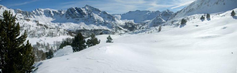 Photo de la Vallée du Mercantour enneigée